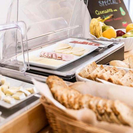 Hostel B-Garden Bcn Barcelona Zewnętrze zdjęcie