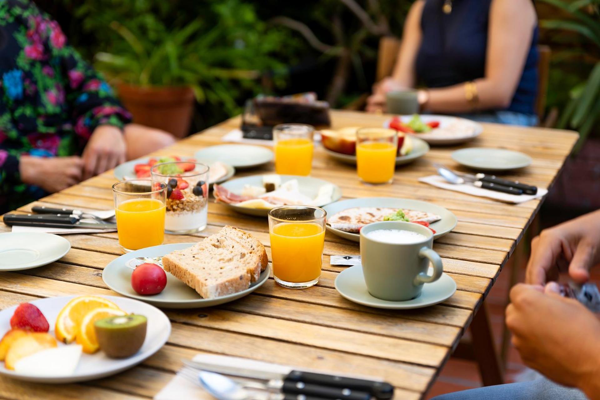 Hostel B-Garden Bcn Barcelona Zewnętrze zdjęcie